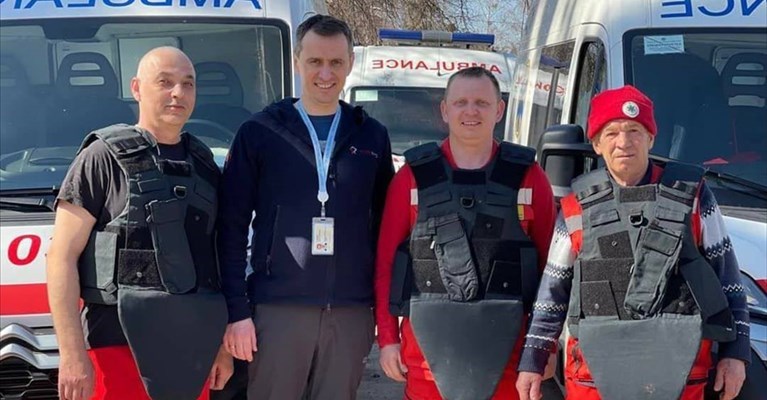Il ministro della Saluta ucraino con operatori del soccorso sanitario Il ministro della Saluta ucraino con operatori del soccorso sanitario