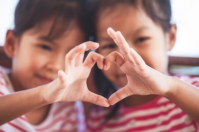 Al mio fratellino Patrizio, per quella volta che non ho preso la sua manina