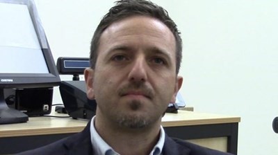 Un sindaco così ci rappresenta indegnamente Un sindaco così ci rappresenta indegnamente