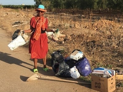 Smaltiamo rifiuti a nostre spese e il sindaco ci ignora