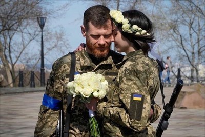 Ucraina, matrimonio in tempo di guerra