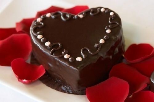 Visto che è San Valentino, ho pensato di proporvi una torta a forma di cuore