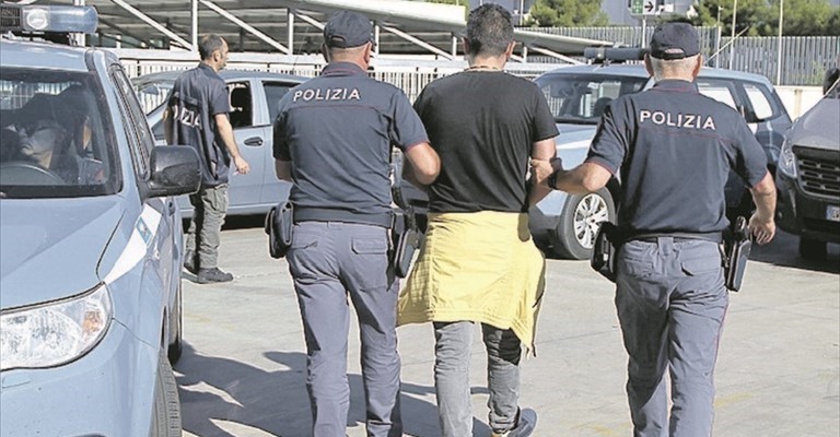 Arresti polizia Arresti polizia