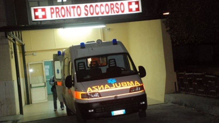 Scontro auto moto, ragazzino in codice rosso all’ospedale di Taranto