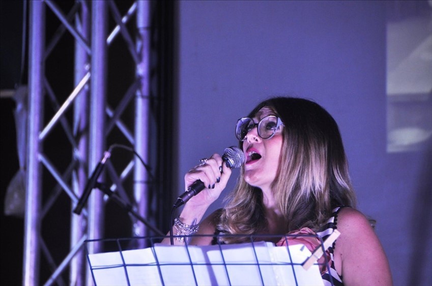 Katia Minerva canta