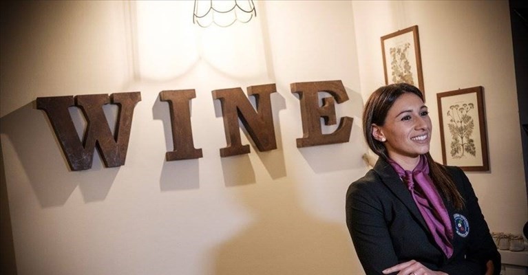 Valentina Valente insieme al presidente di Fondazione Italiana Sommelier Valentina Valente insieme al presidente di Fondazione Italiana Sommelier