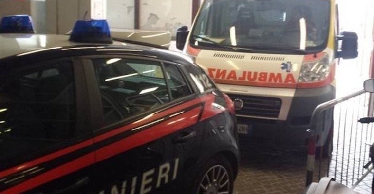 Carabinieri e ambulanza