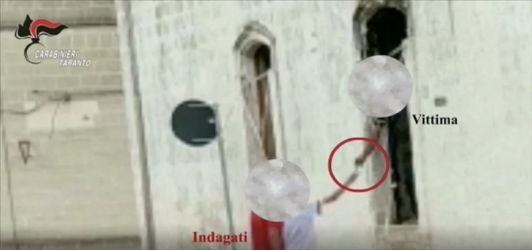 Il video della consegna del "pizzo" Il video della consegna del "pizzo"