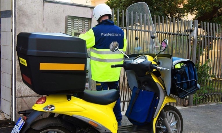 Poste Italiane moto