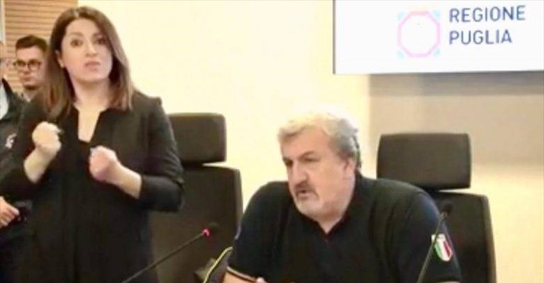 Michele Emiliano nella conferenza stampa Michele Emiliano nella conferenza stampa