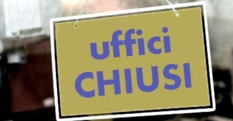 Uffici chiusi Uffici chiusi
