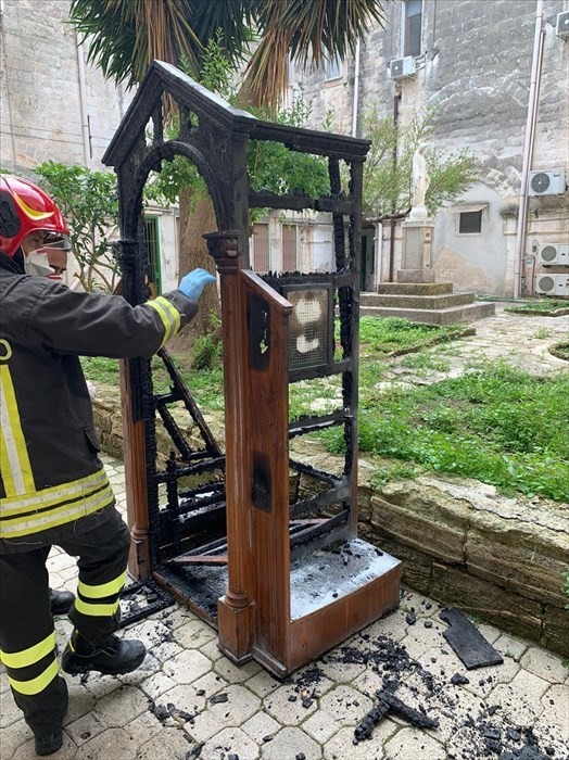 L'incendio della cappella dell'ospedale di Manduria