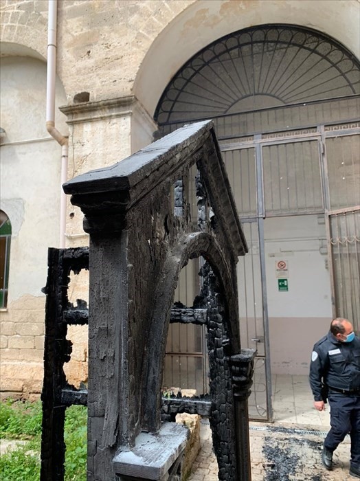 L'incendio della cappella dell'ospedale di Manduria