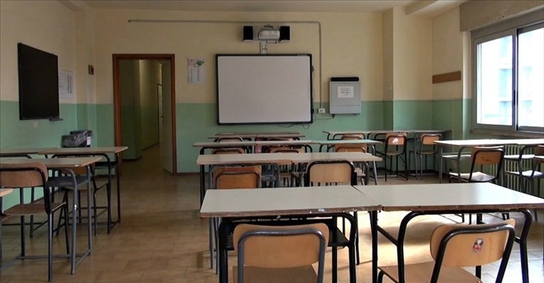 Scuole chiuse Scuole chiuse