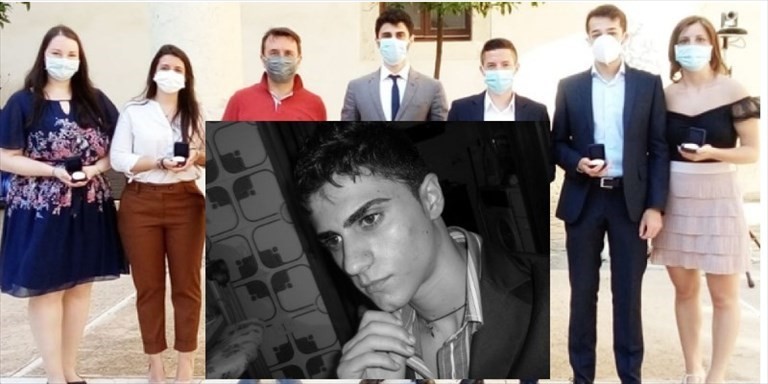Il gruppo di "scienziati" Il gruppo di "scienziati"