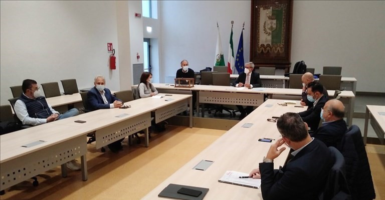 La riunione tra i sindaci La riunione tra i sindaci