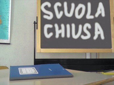 Scuola chiusa Scuola chiusa