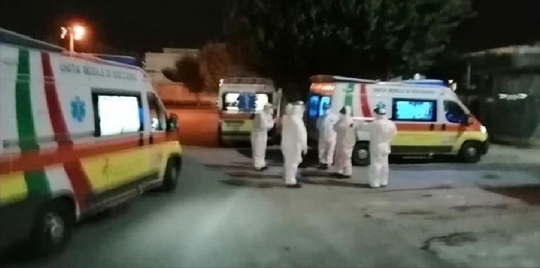 Ambulanze in coda Ambulanze in coda