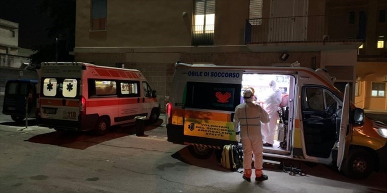 Ambulanza al Giannuzzi Ambulanza al Giannuzzi
