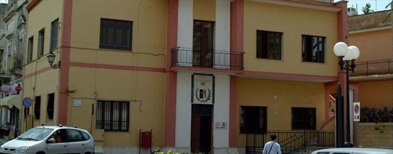 Il municipio di Fragagnano Il municipio di Fragagnano