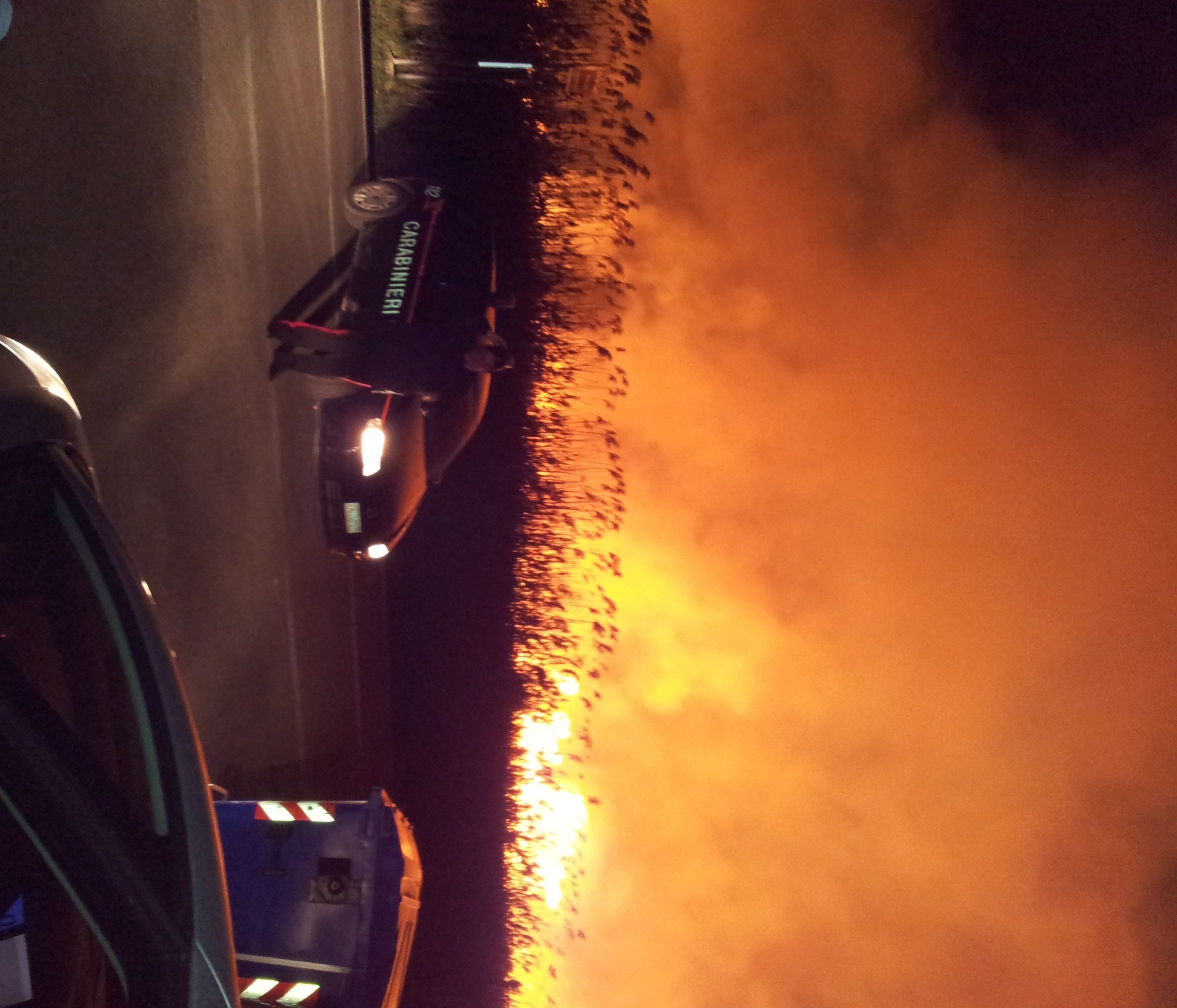 Incendio tra Punta Prosciutto e Torre Lapillo