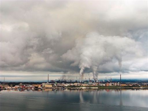 Ilva, 7 arresti. Disastro ambientale e concussione. Ai domiciliari ex assessore provinciale Conserva. Indagato Ferrante. Nelle carte:�Contatti costanti tra l'azienda e Vendola�
