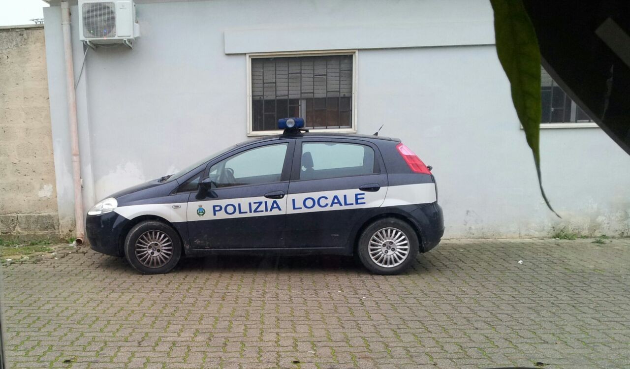 Vigili con autovelox in agguato, ma la rete-social li smaschera