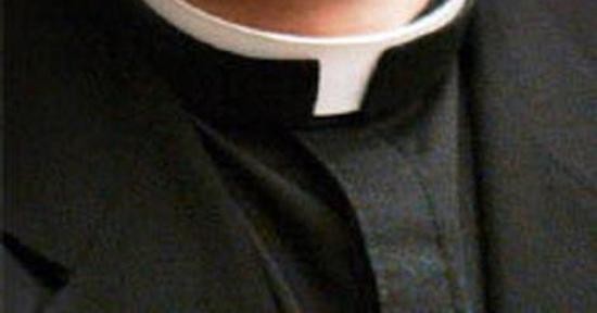 Prete gay licenziato dall'ordine carmelitano
