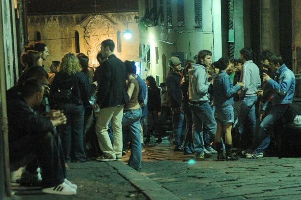 Rissa tra giovani, trasferito il  ferito