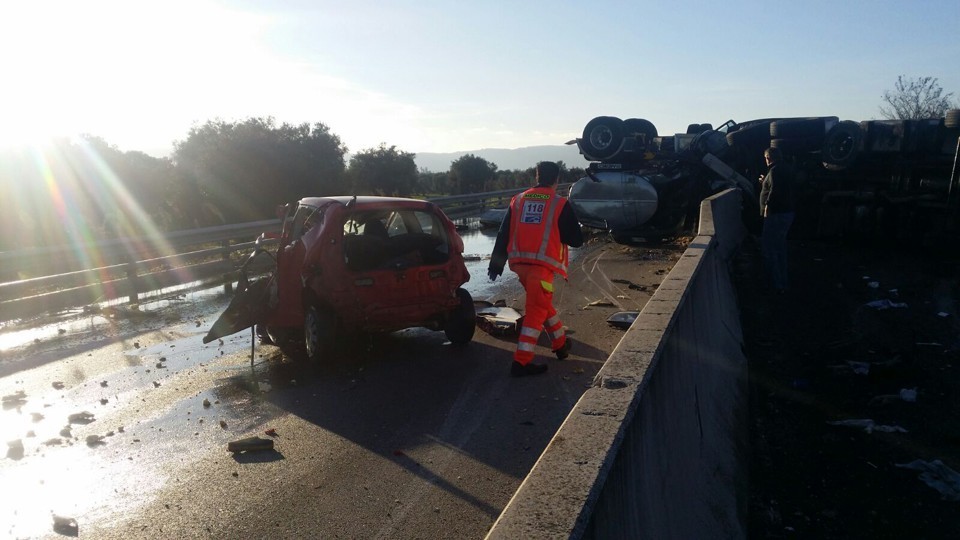 Tir si ribalta, 5 morti tra cui bimba di 5 anni figlia del consigliere Casilli