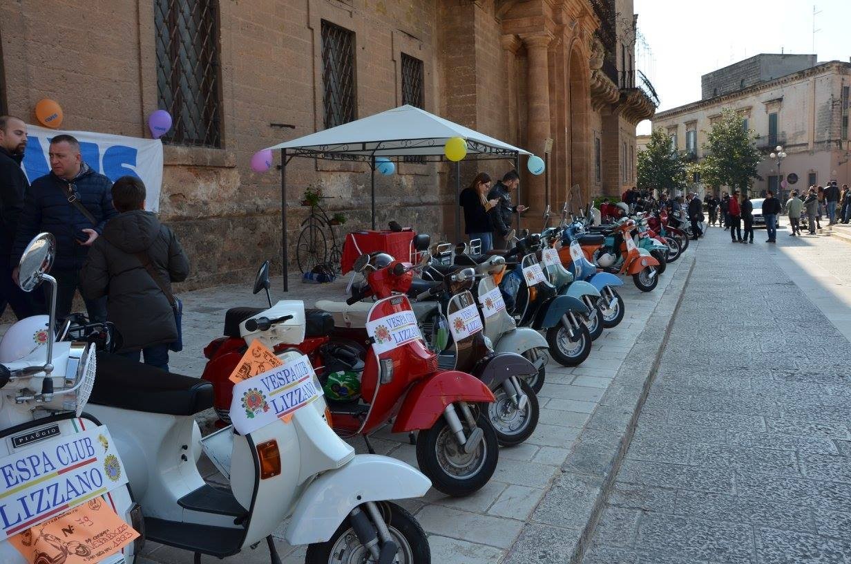 Auto e moto d'epoca invadono Manduria TUTTE LE IMMAGINI