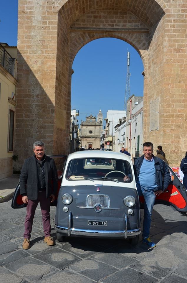 Auto e moto d'epoca invadono Manduria TUTTE LE IMMAGINI