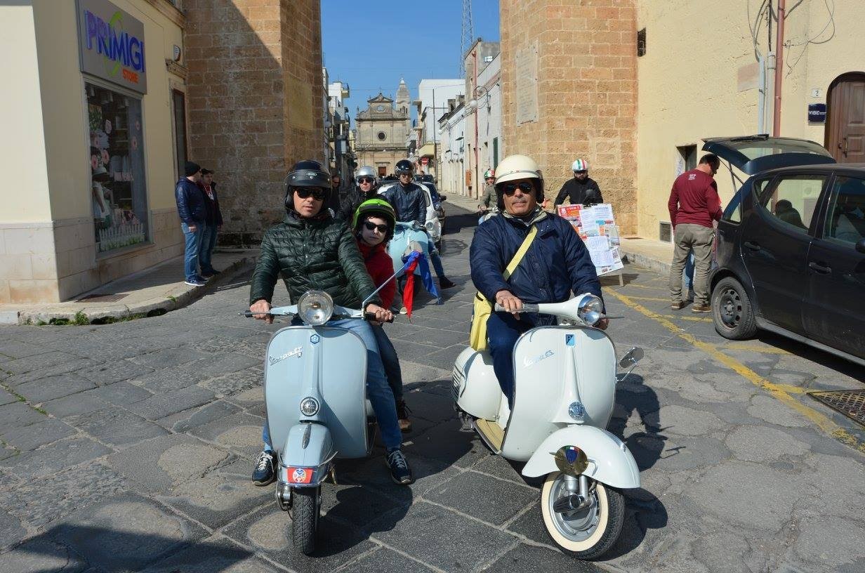 Auto e moto d'epoca invadono Manduria TUTTE LE IMMAGINI