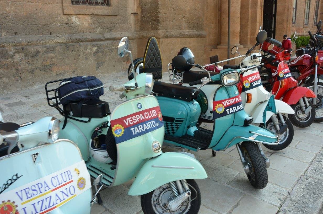 Auto e moto d'epoca invadono Manduria TUTTE LE IMMAGINI