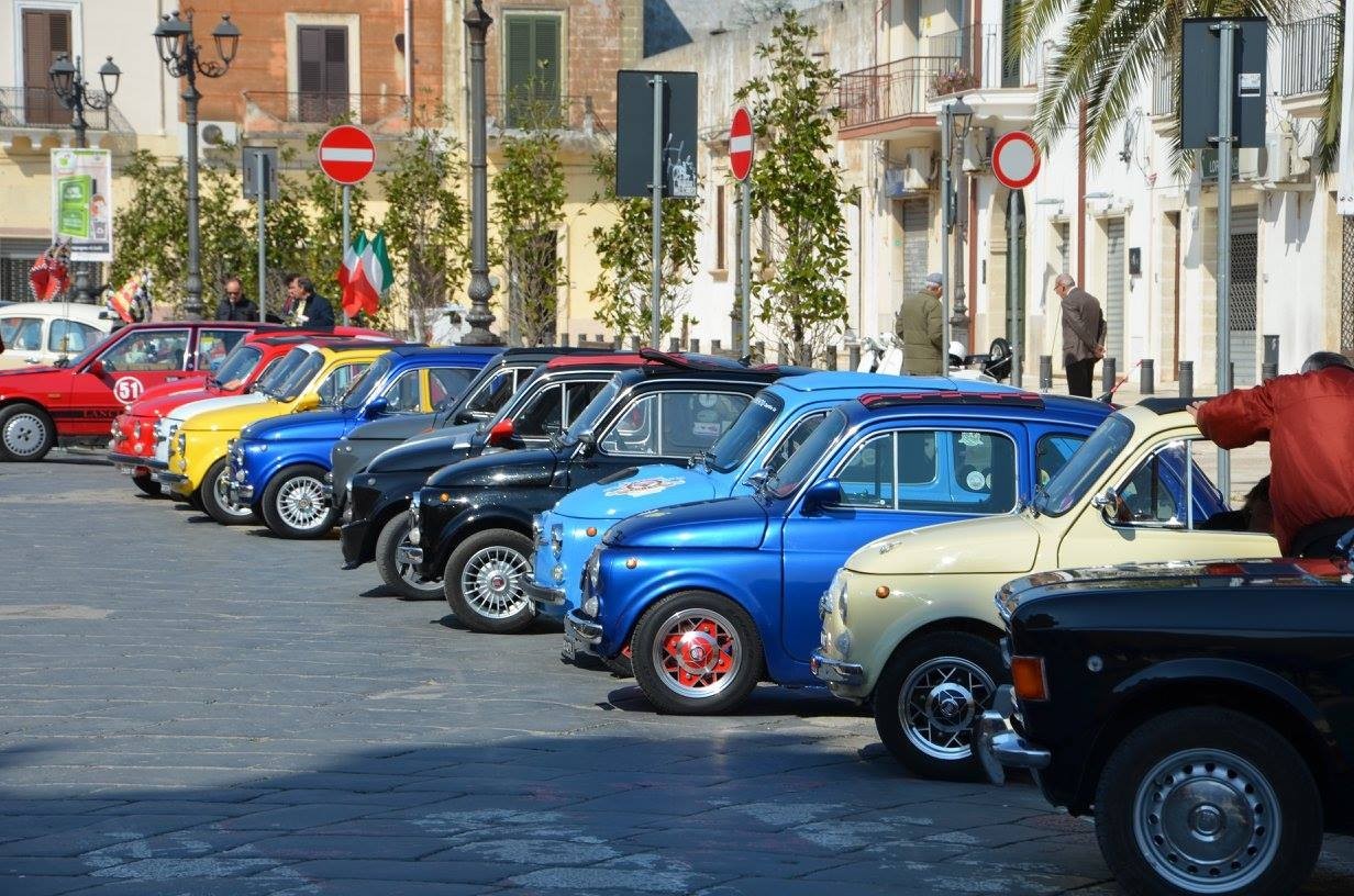 Auto e moto d'epoca invadono Manduria TUTTE LE IMMAGINI