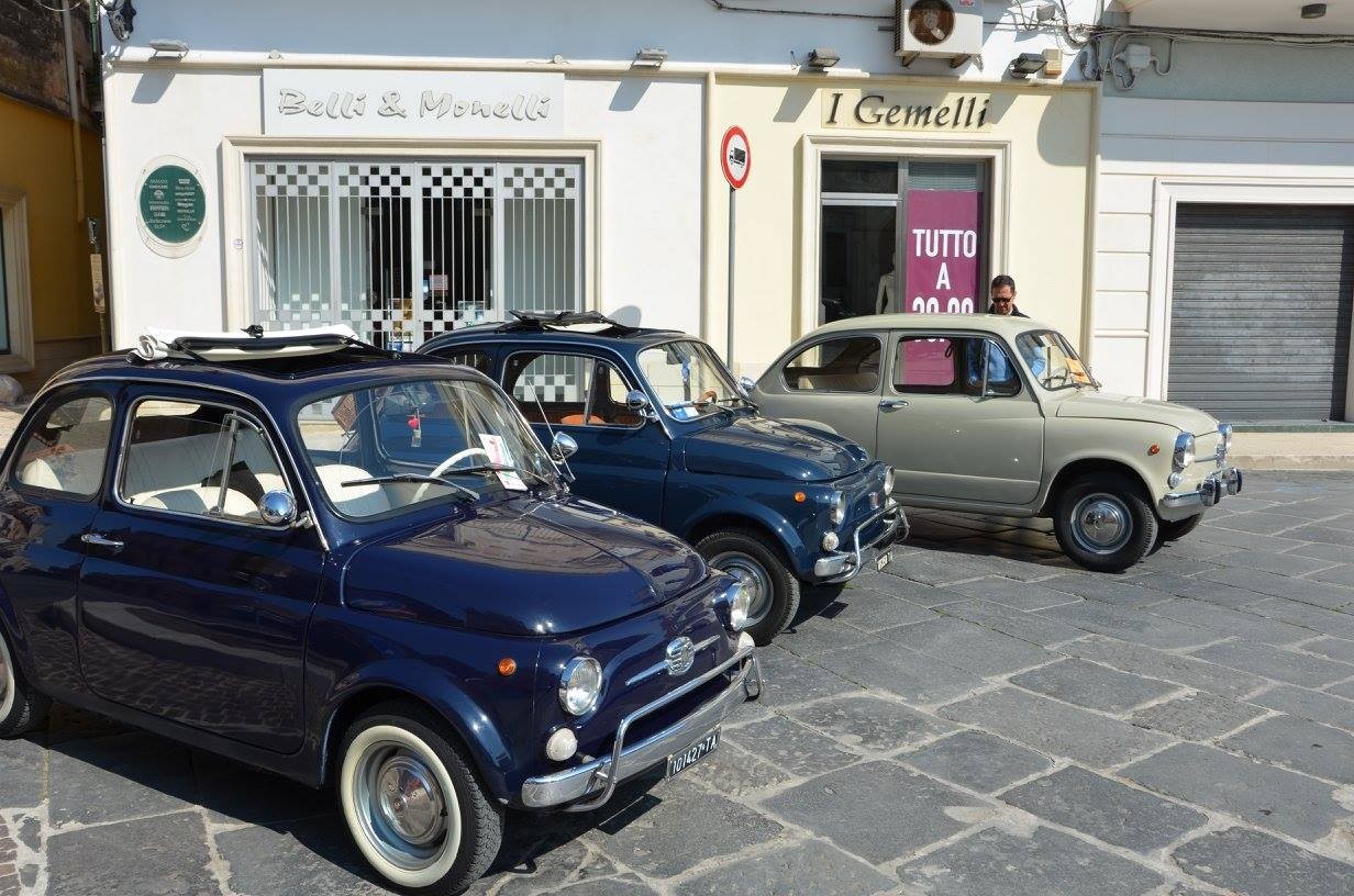 Auto e moto d'epoca invadono Manduria TUTTE LE IMMAGINI