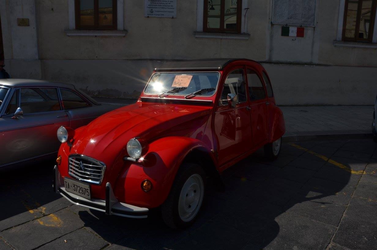Auto e moto d'epoca invadono Manduria TUTTE LE IMMAGINI