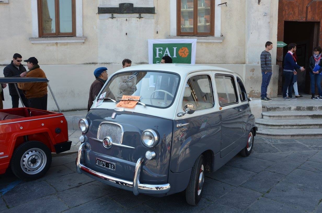 Auto e moto d'epoca invadono Manduria TUTTE LE IMMAGINI