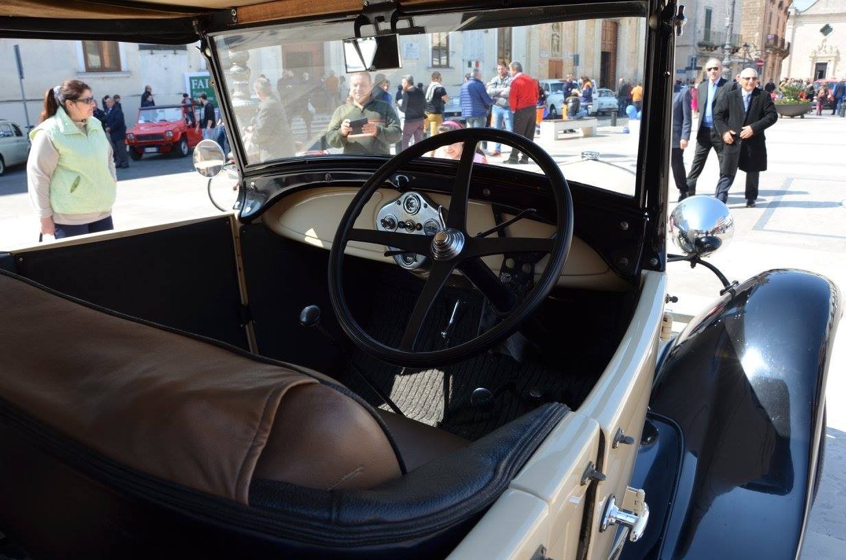 Auto e moto d'epoca invadono Manduria TUTTE LE IMMAGINI