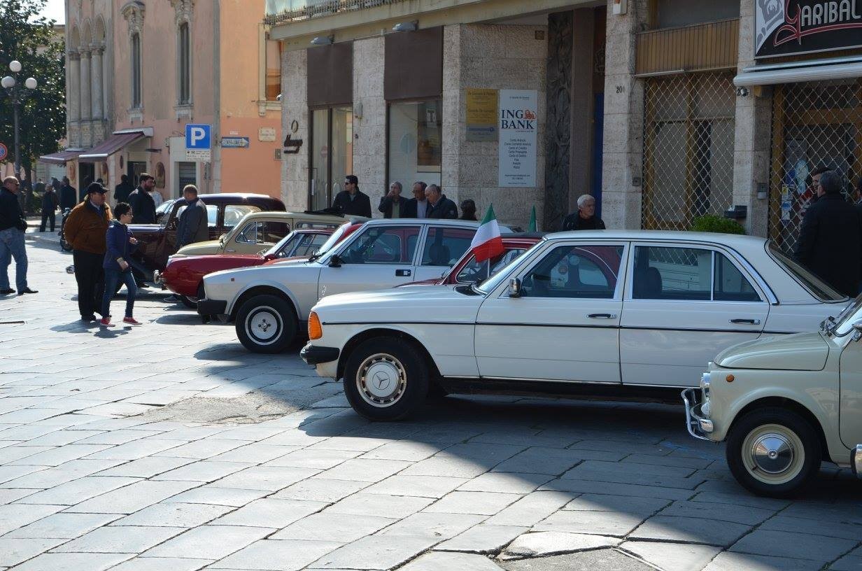 Auto e moto d'epoca invadono Manduria TUTTE LE IMMAGINI