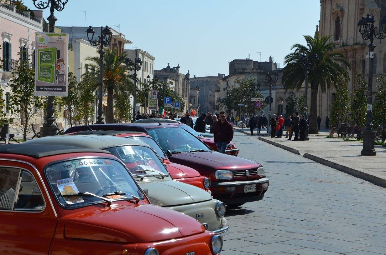 Auto e moto d'epoca invadono Manduria TUTTE LE IMMAGINI