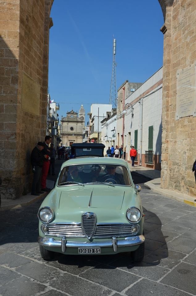 Auto e moto d'epoca invadono Manduria TUTTE LE IMMAGINI
