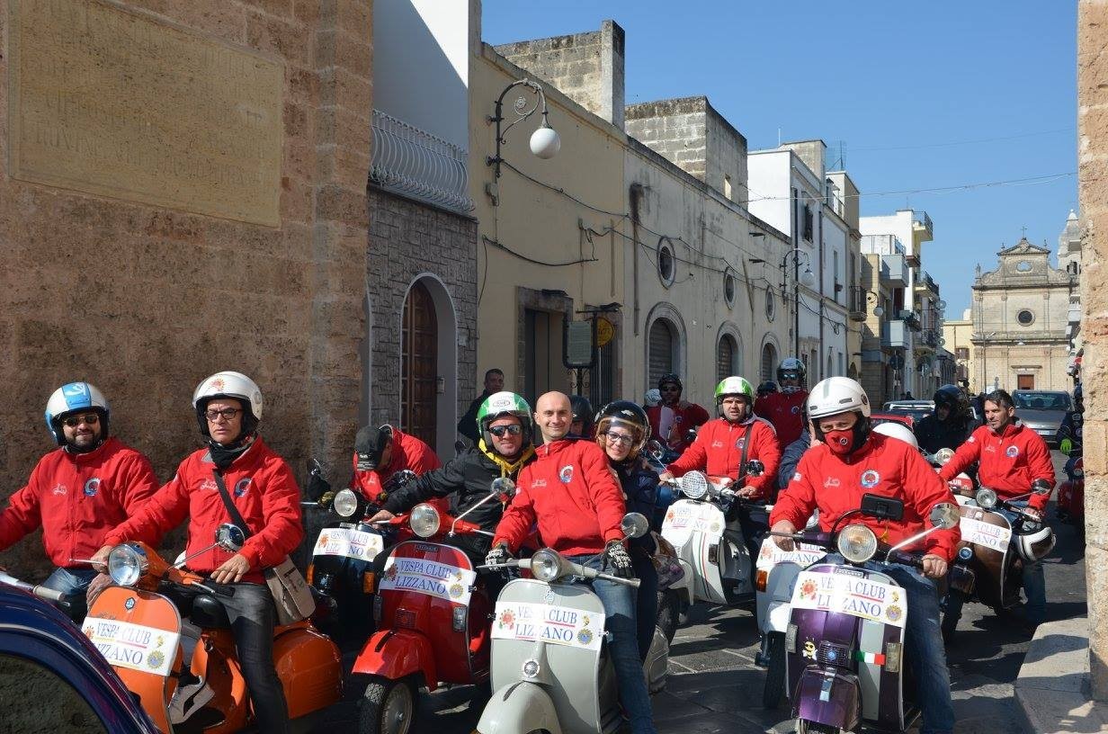 Auto e moto d'epoca invadono Manduria TUTTE LE IMMAGINI