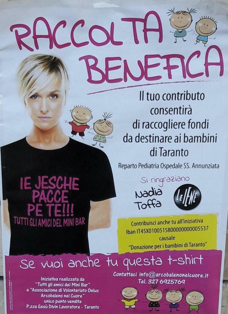 Nella Fiera Pessima �Ie jesche pacce pe te�, la t-shirt delle Iene per i bimbi malati